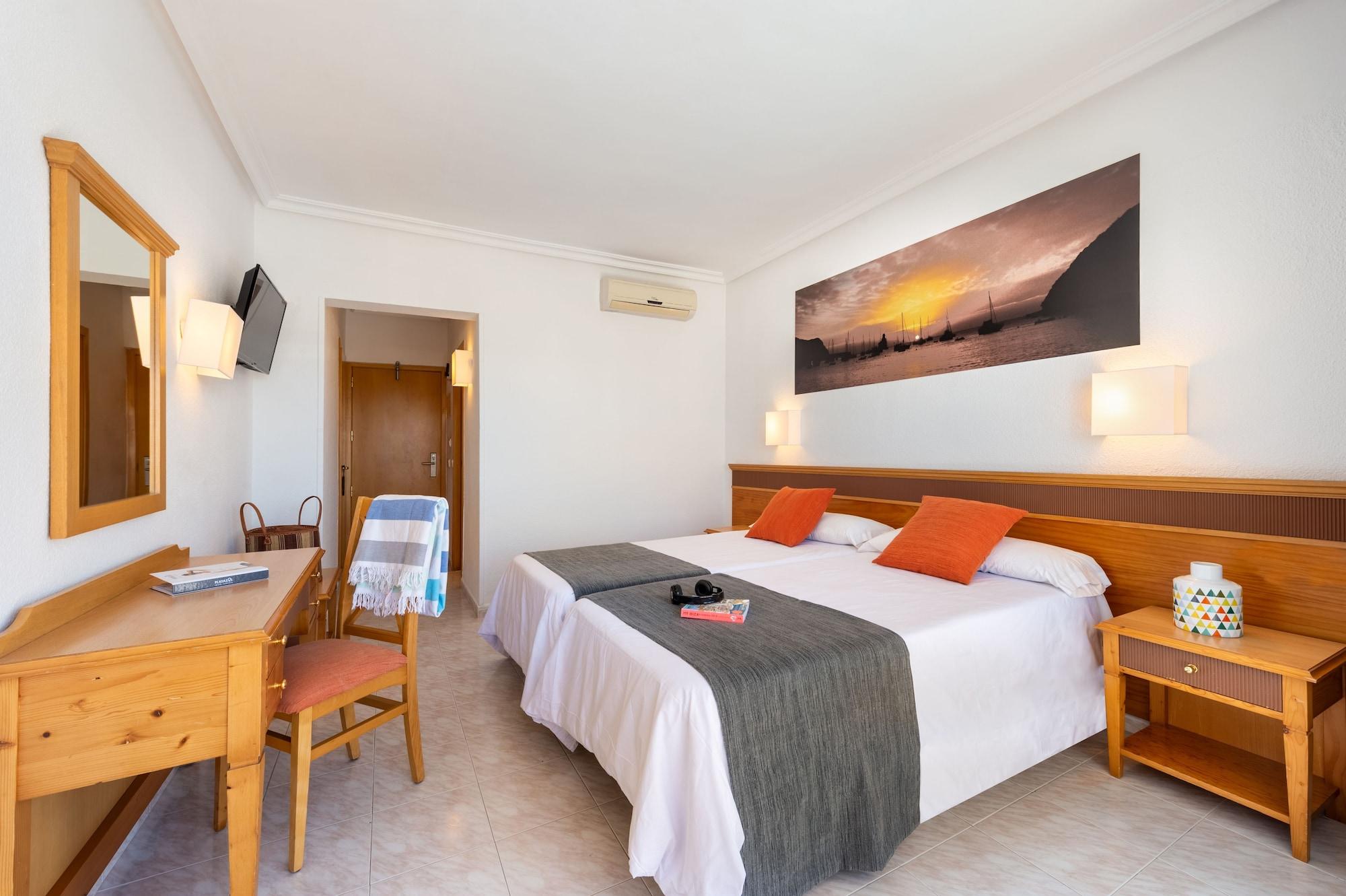 Hotel Vibra Mare Nostrum Playa d'en Bossa Esterno foto