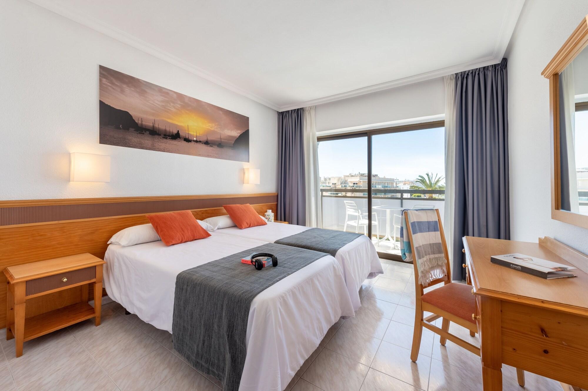 Hotel Vibra Mare Nostrum Playa d'en Bossa Esterno foto