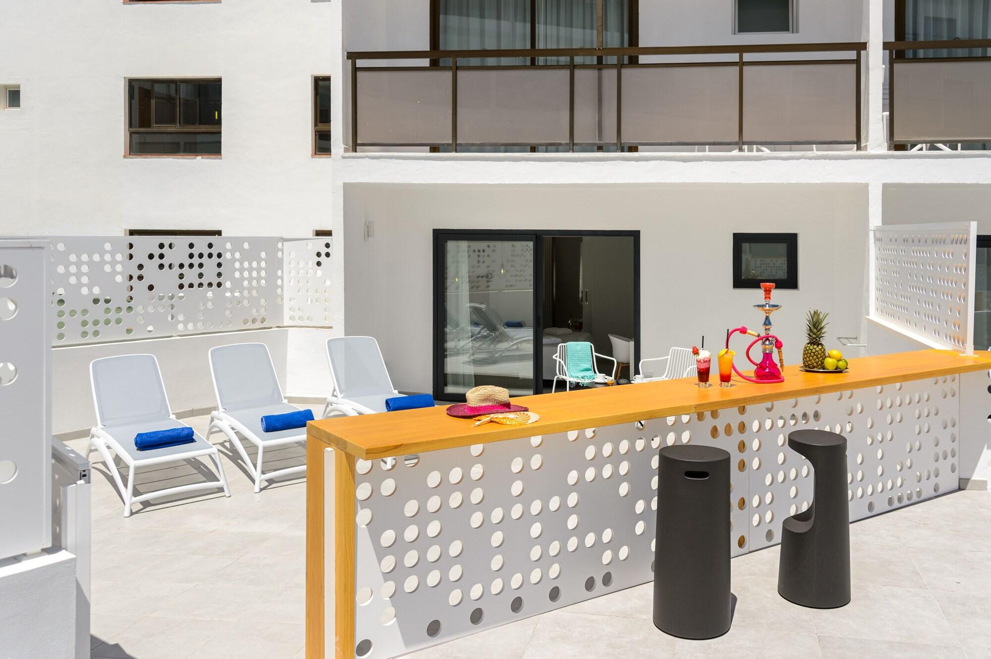 Hotel Vibra Mare Nostrum Playa d'en Bossa Esterno foto