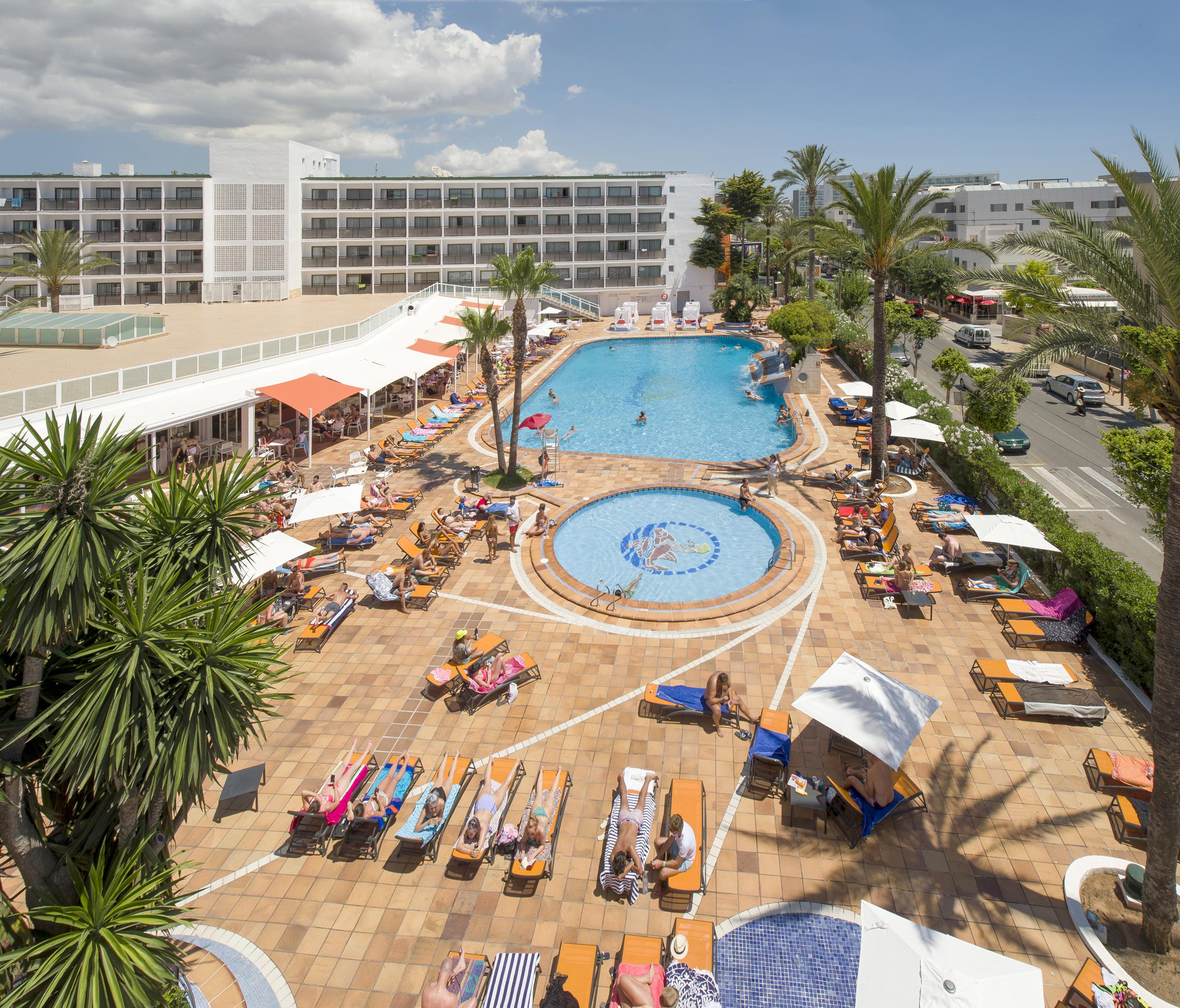 Hotel Vibra Mare Nostrum Playa d'en Bossa Esterno foto