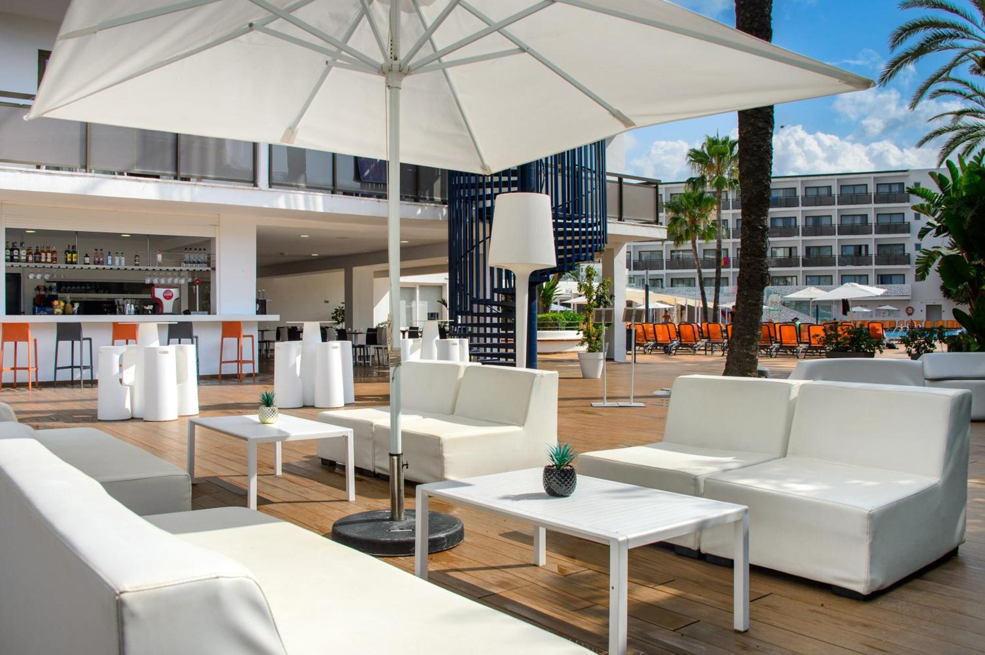 Hotel Vibra Mare Nostrum Playa d'en Bossa Esterno foto