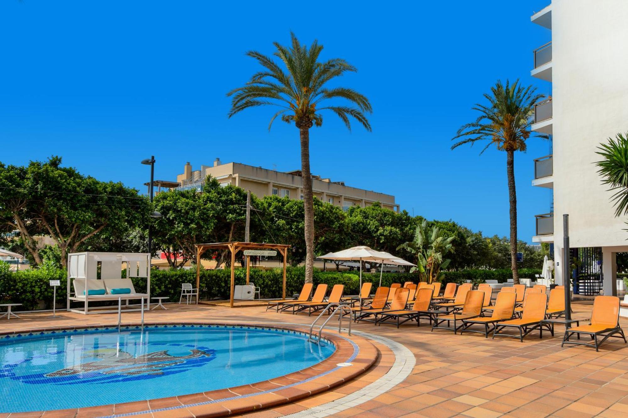 Hotel Vibra Mare Nostrum Playa d'en Bossa Esterno foto