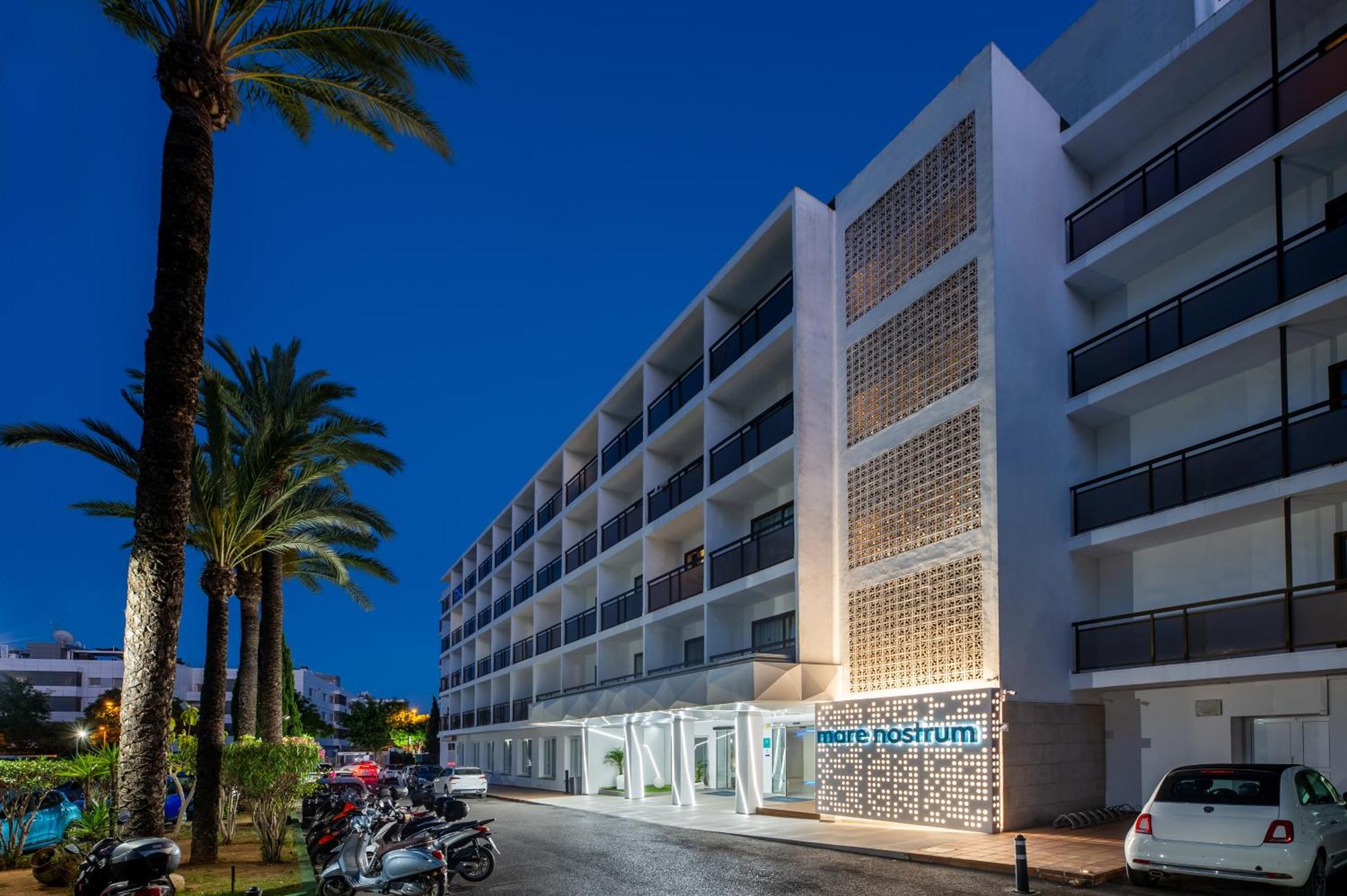Hotel Vibra Mare Nostrum Playa d'en Bossa Esterno foto