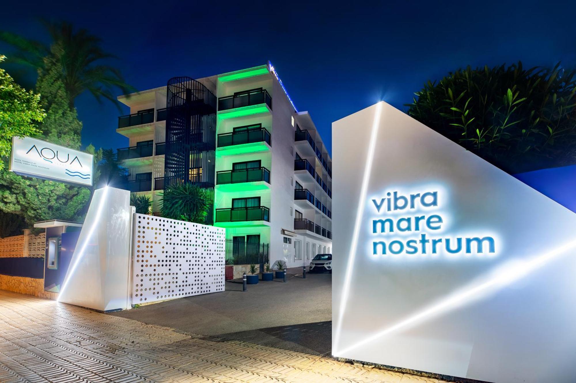 Hotel Vibra Mare Nostrum Playa d'en Bossa Esterno foto